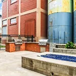 Urban Oasis 3Br Luxe Apt City With River Views And Pool