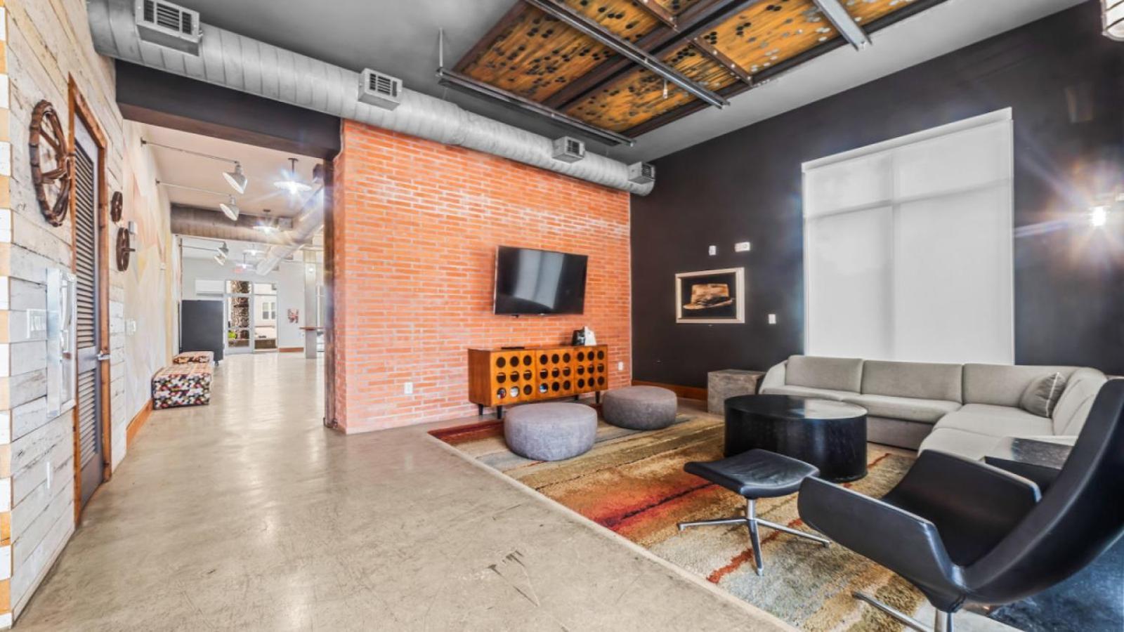 Apartment Urban Oasis 3br Luxe With River Views And Pool